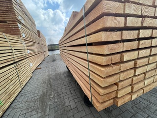 Ca. 42x Douglas balken fijnbezaagd, 50x150mm, lengte 500cm